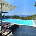Drimonari Villa *