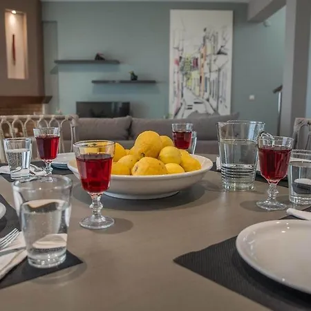 德里莫娜丽别墅 Áyios Nikítas