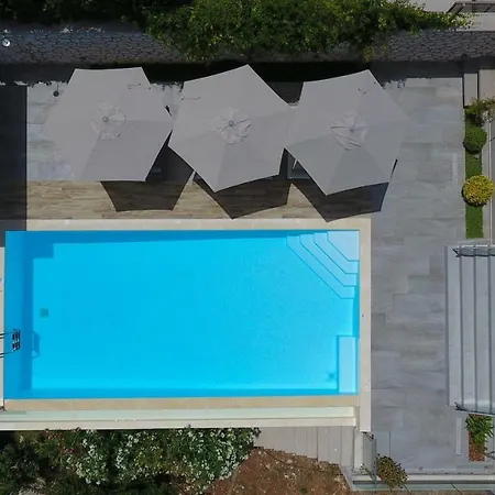 德里莫娜丽别墅