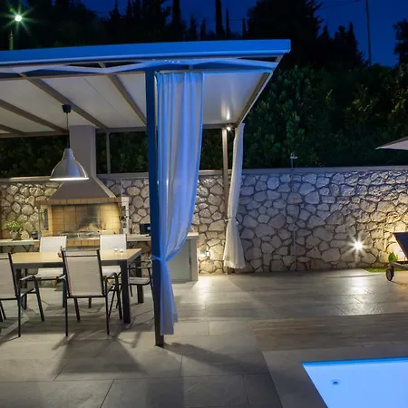 德里莫娜丽别墅 Áyios Nikítas